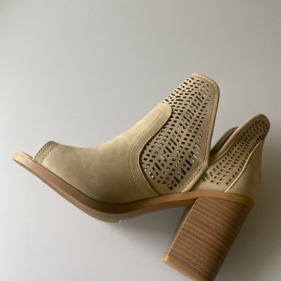 New in Box Soda Kathy Ankle Boots - Picture 4 of 9